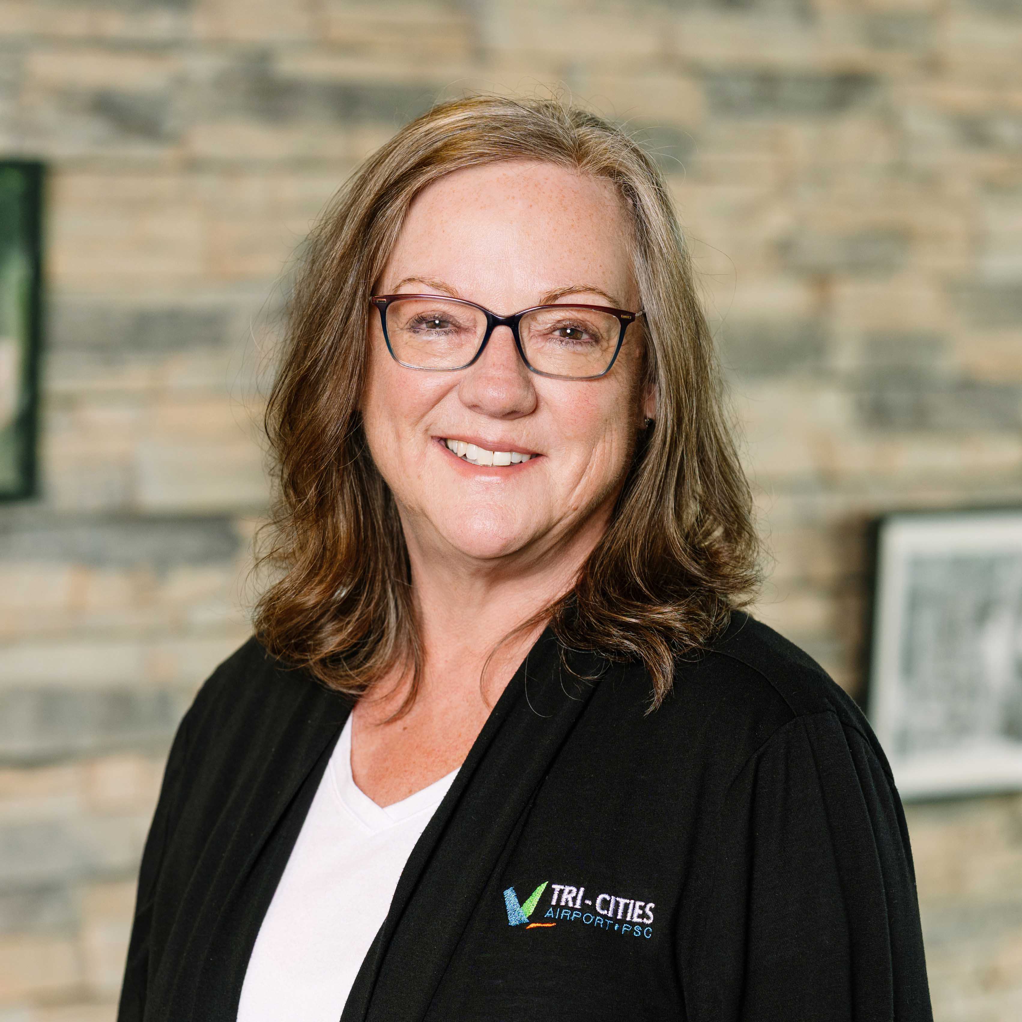 Photo of Administrative Assistant Dianna Wakefield